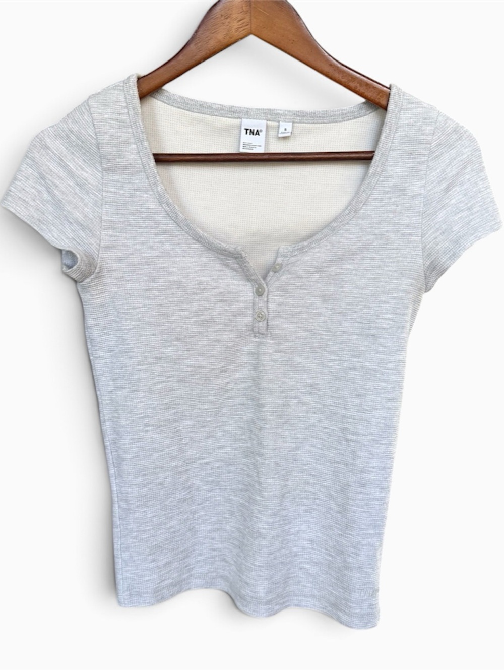 TNA Aritzia Grey Thermal Rib Knit Short Sleeve Deep Scoop Neck Henley Tee Shirt